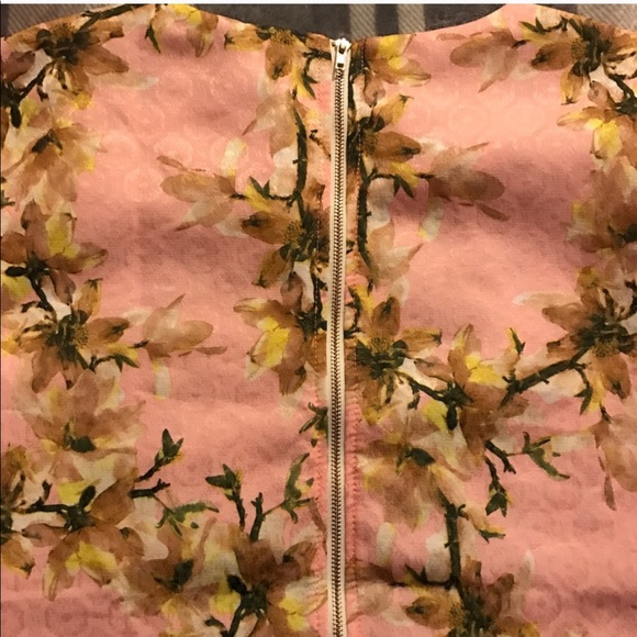 Pink Flower crop top - Picture 7 of 8